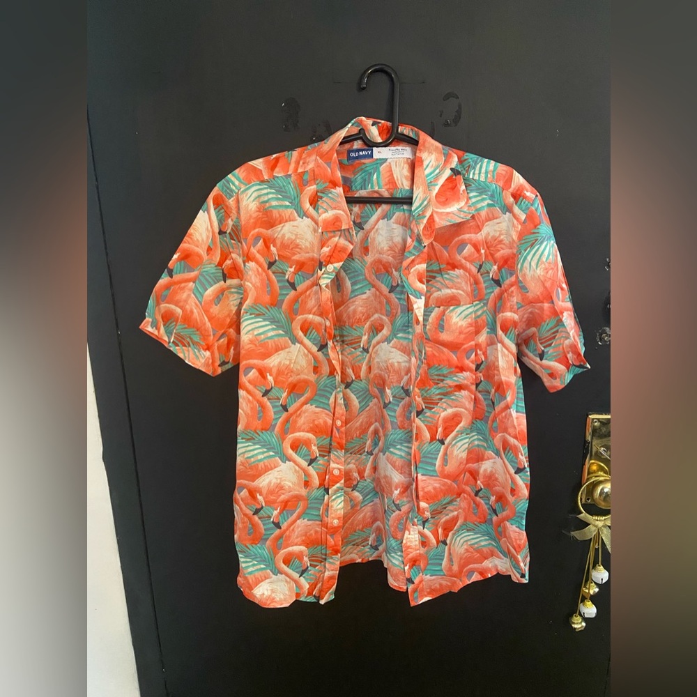 Button down shirt 👕 - Picture 3 of 3